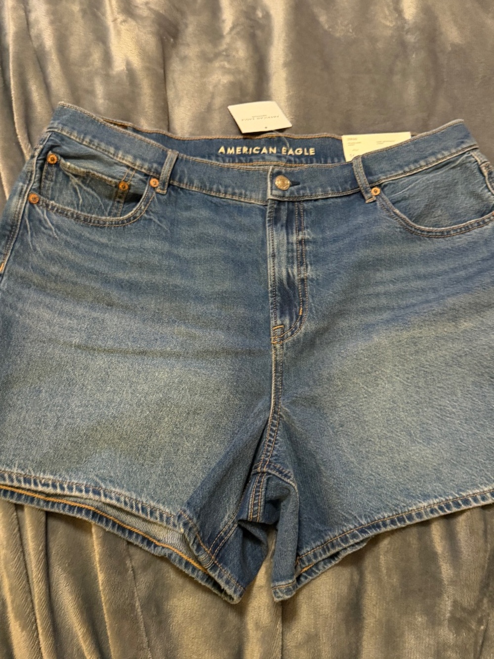 American Eagle NWT Strigid Super High Rise Relaxed Denim Shorts